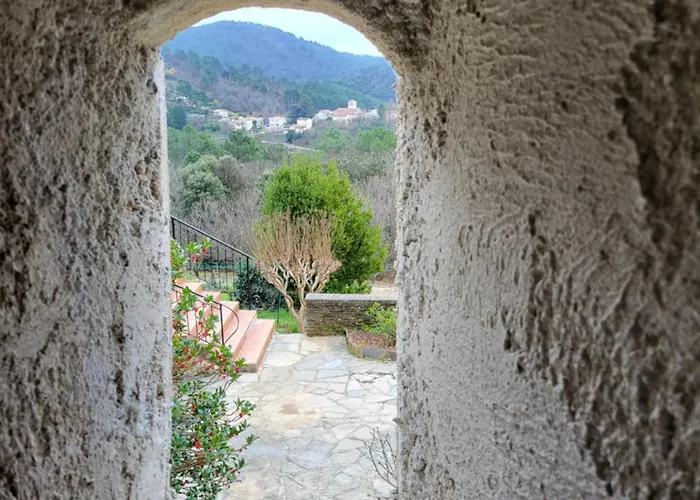 En Cevennes,les Du Champ Neuf La Grange Du Pape Nyaraló Saint-Julien-des-Points